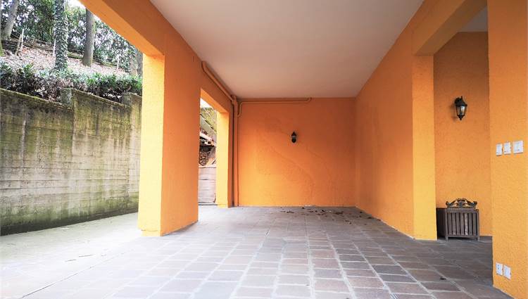 portico